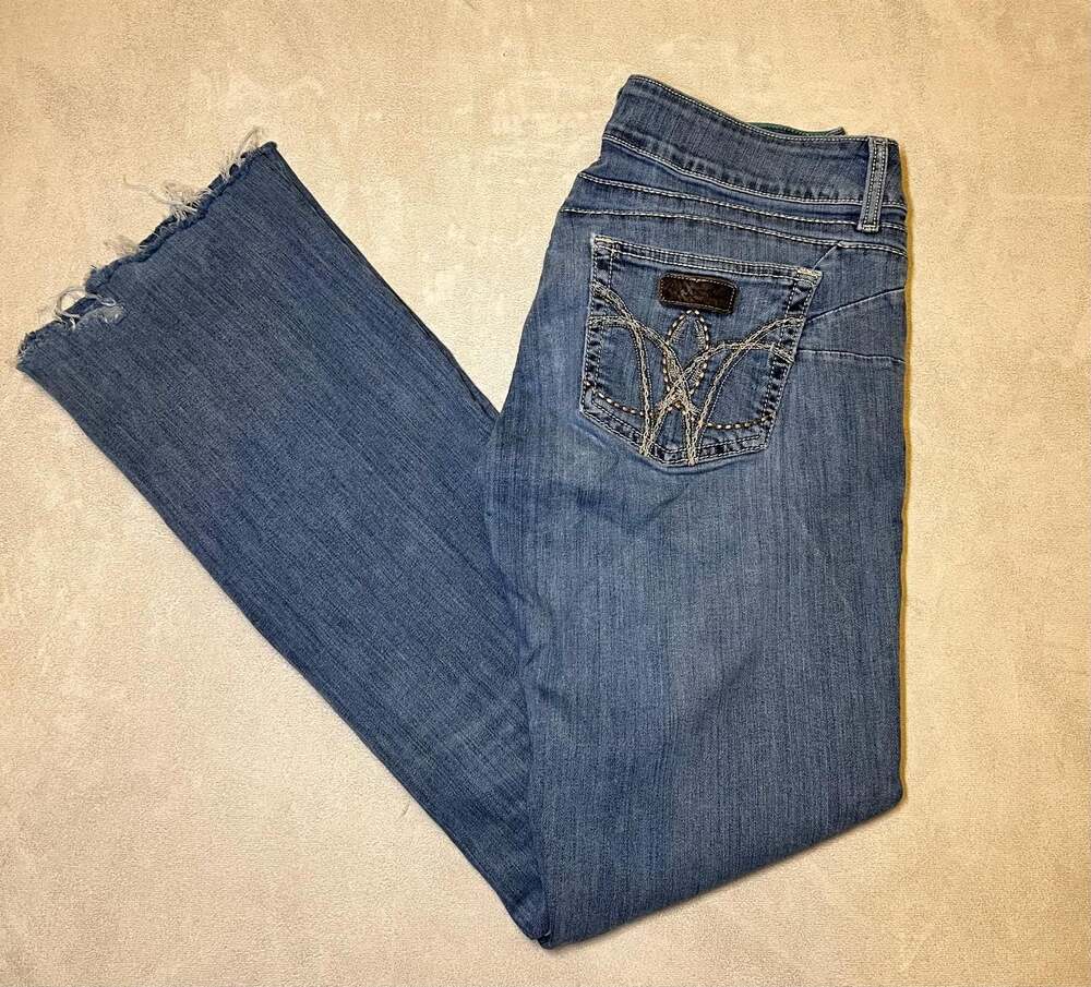 Wrangler Bootcut Jeans with Decorative Pockets Size 7/8 x 34